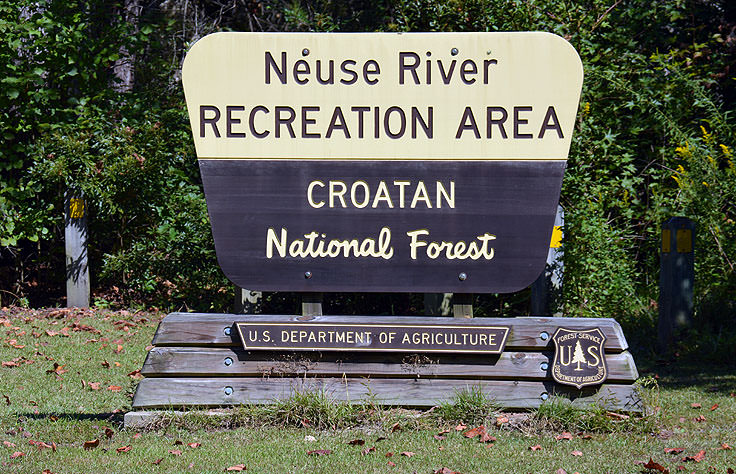 Welcome sign at at Neuse River Recreation Area