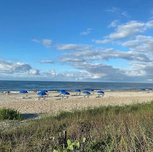 Clamdigger Restaurant oceanfront view