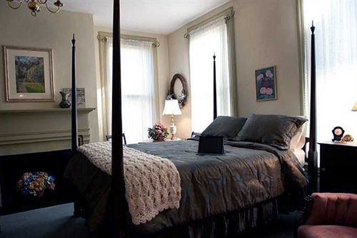 Meadows Inn B & B