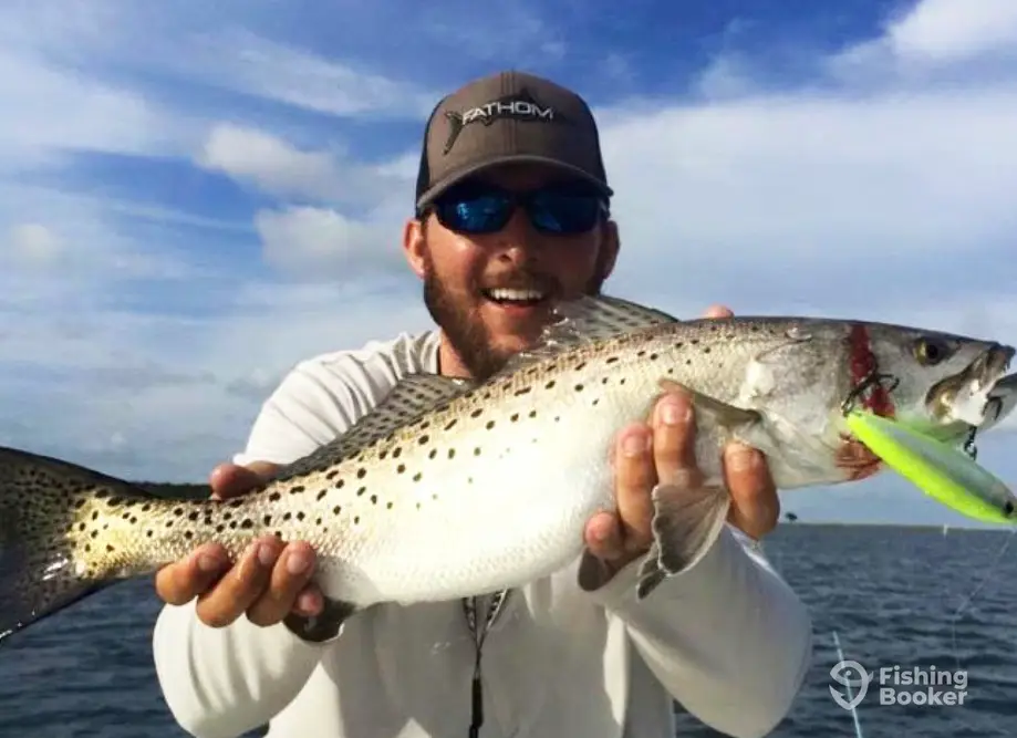 Bounty Hunter Guide Service – 22' Bay Boat charter image 4