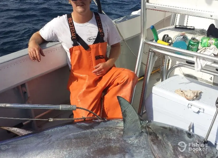 Breakday Charters – 30' Ragtime charter image 6